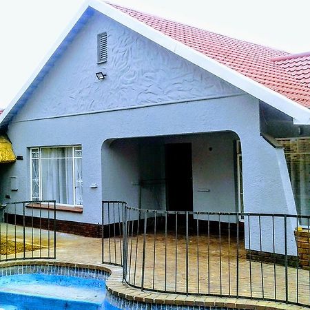 Acacia Guesthouse Kempton Park Exterior foto