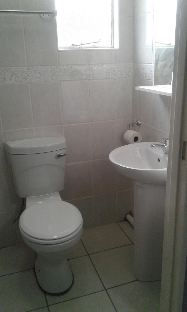 Acacia Guesthouse Kempton Park Exterior foto