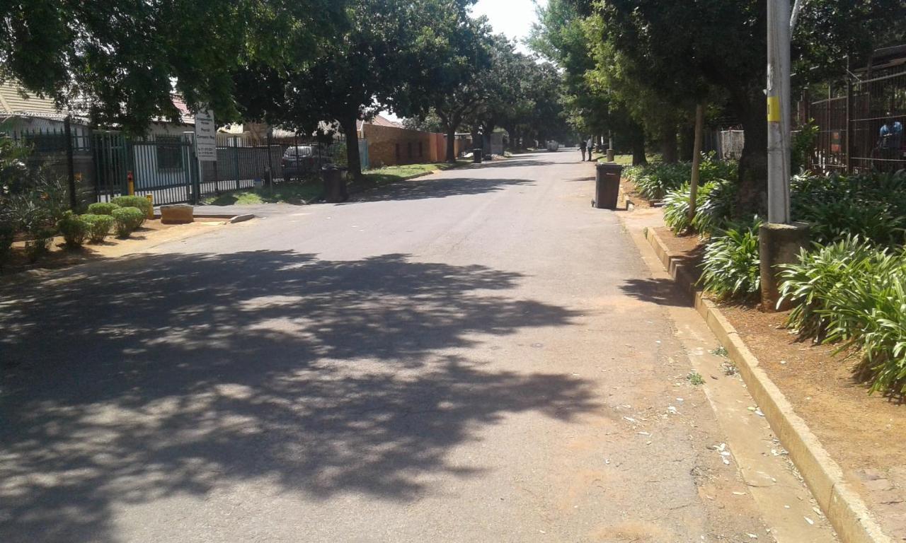 Acacia Guesthouse Kempton Park Exterior foto